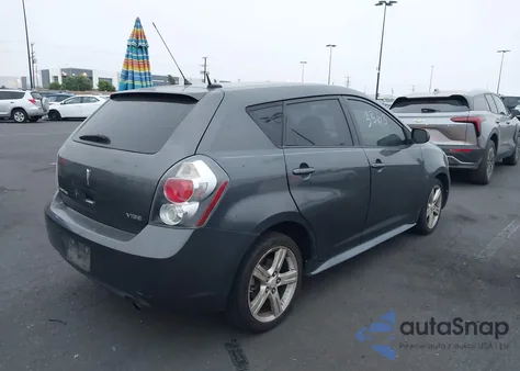 2010 Pontiac Vibe из США, поврежденный, VIN 5Y2SP6E01AZ402185